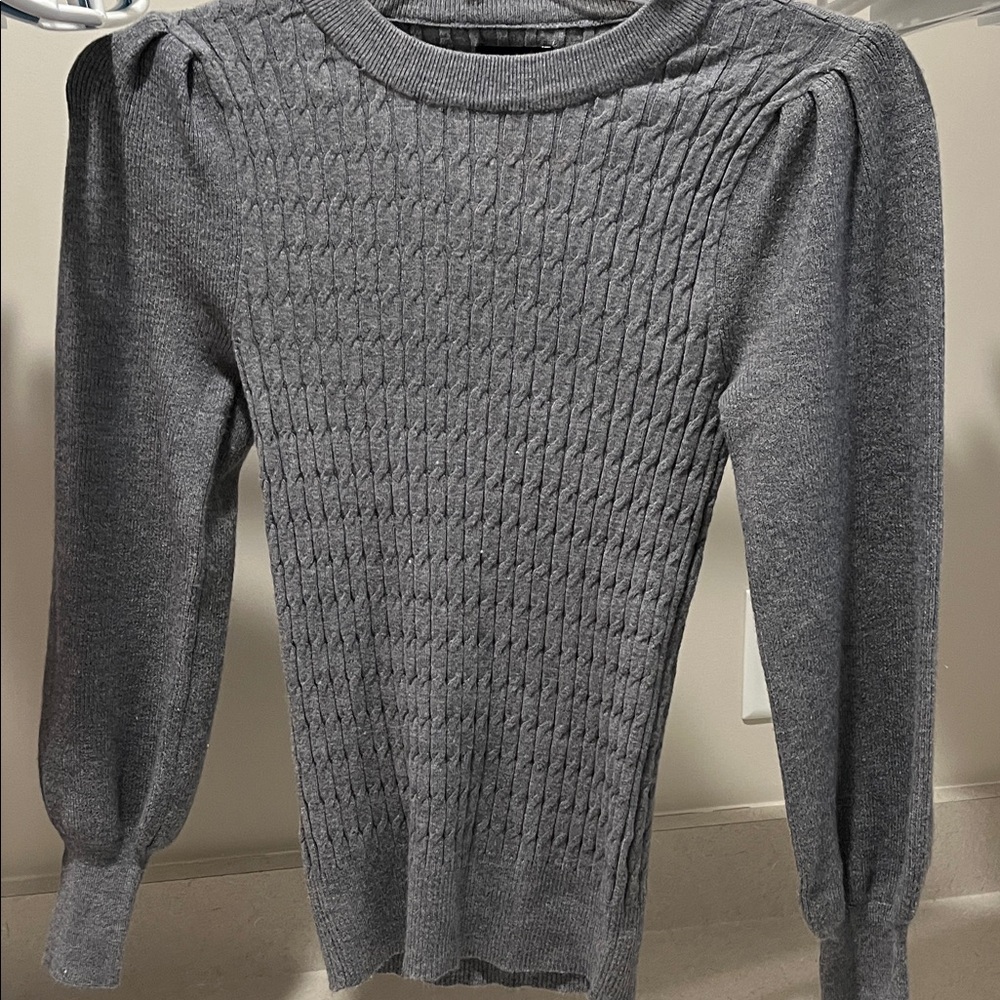 Stylish Gray Women's Crew Neck Sweater